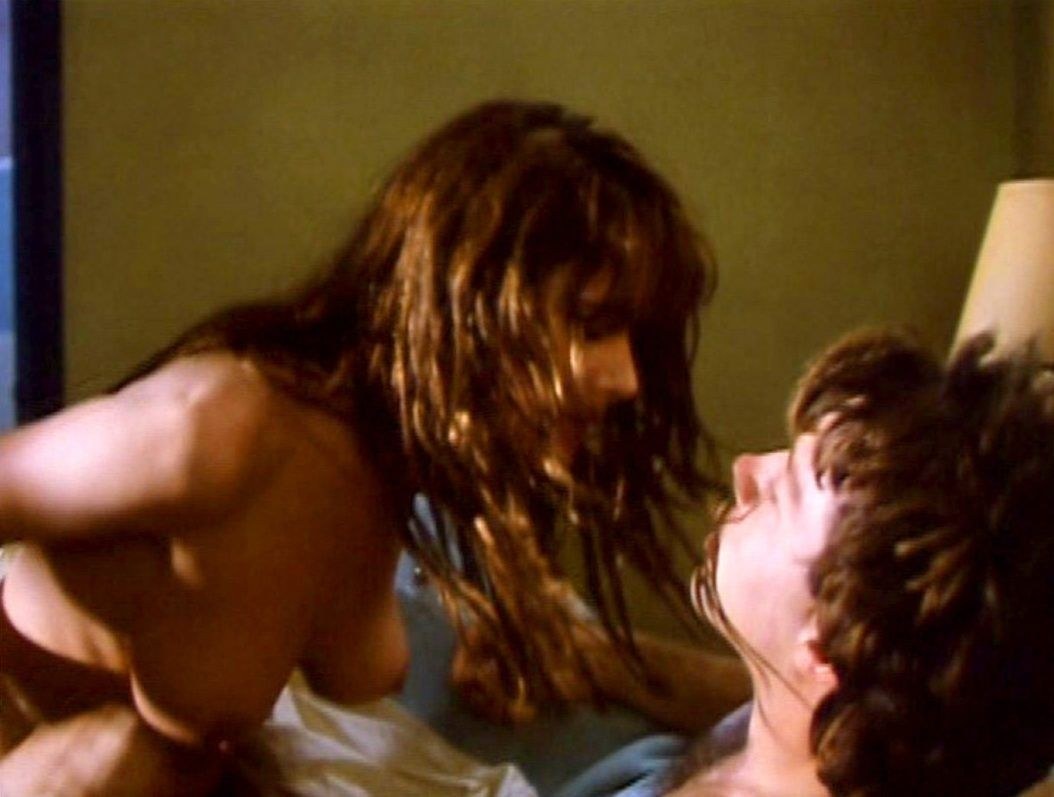 Голые сцены из фильма некуда бежать