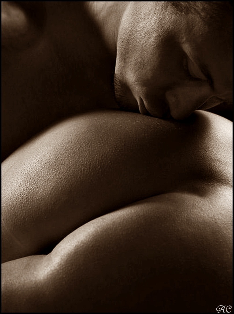 Страстный Эротический поцелуй