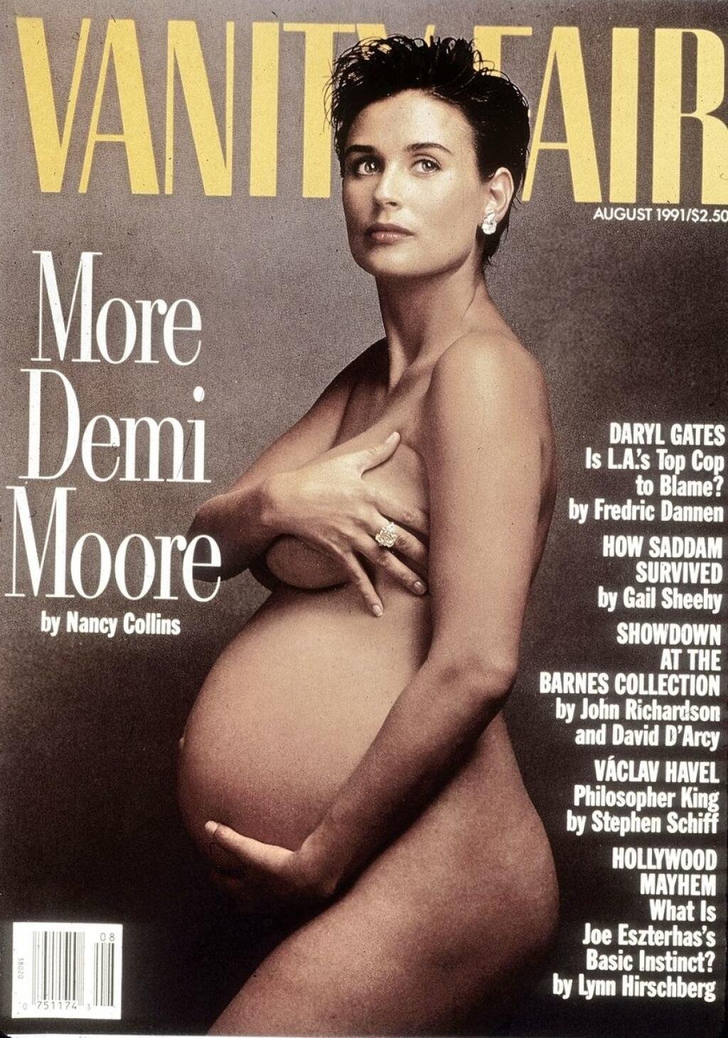 Деми Мур без лифчика