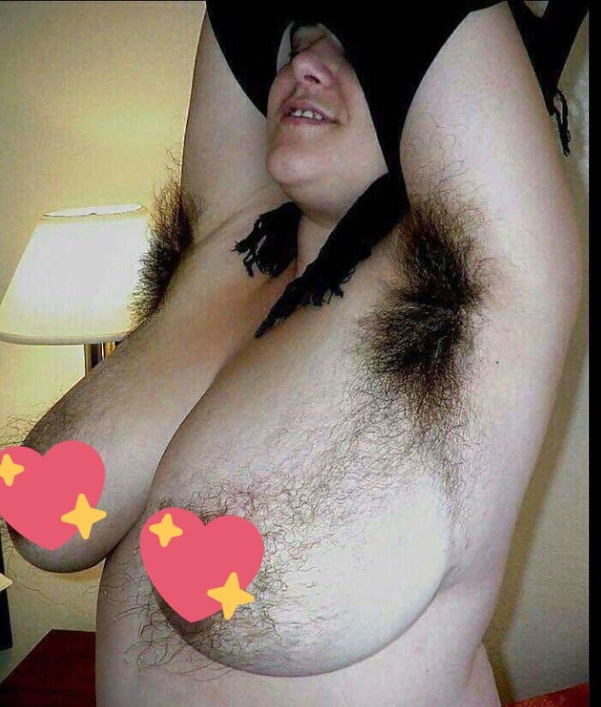 Женщины с торчащими сосками