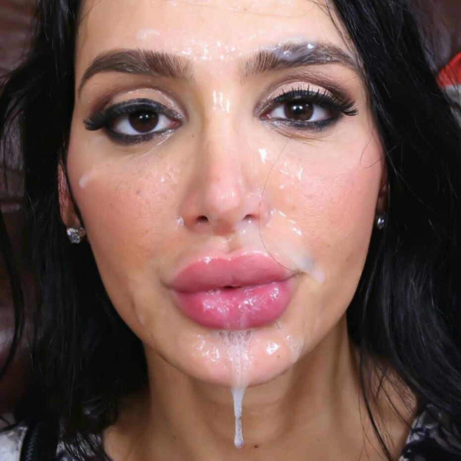 Amy Anderssen камшоты на лицо