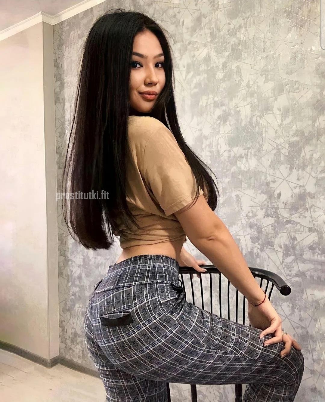 Казахские девушки в колготках