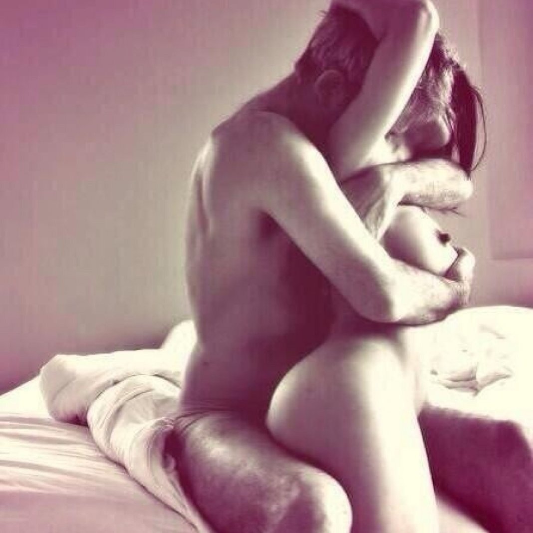 Эротическая фотосессия парня и девушки