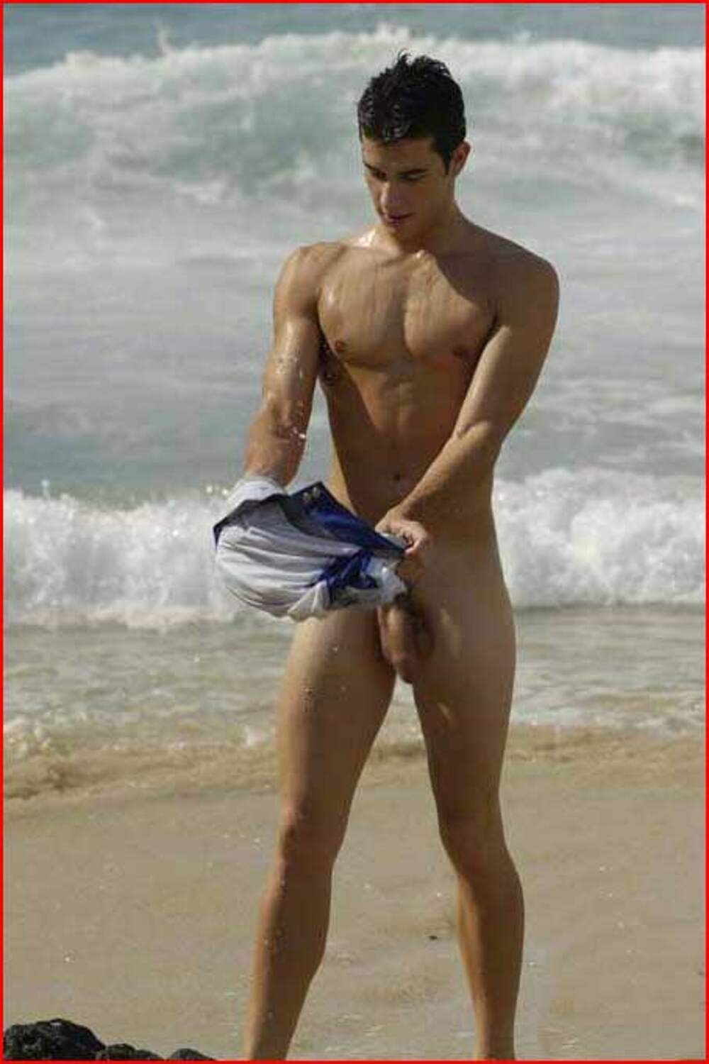 парни голые на пляжи фото 66
