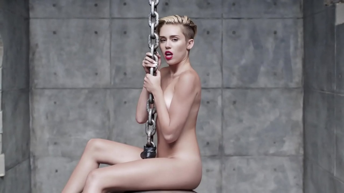 Майли Сайрус Wrecking Ball naked