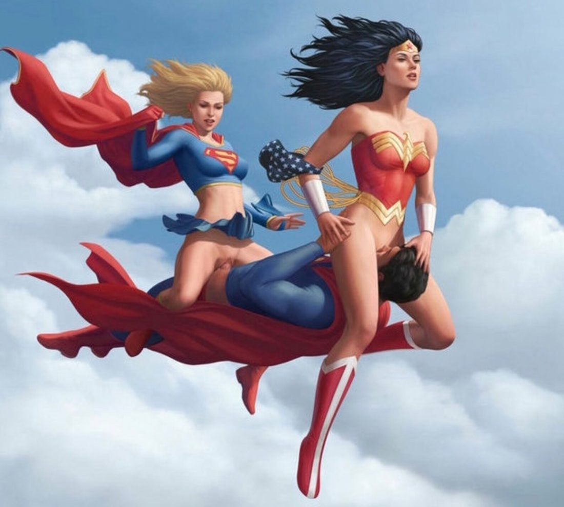 Вандер Вумен и Супергерл 18