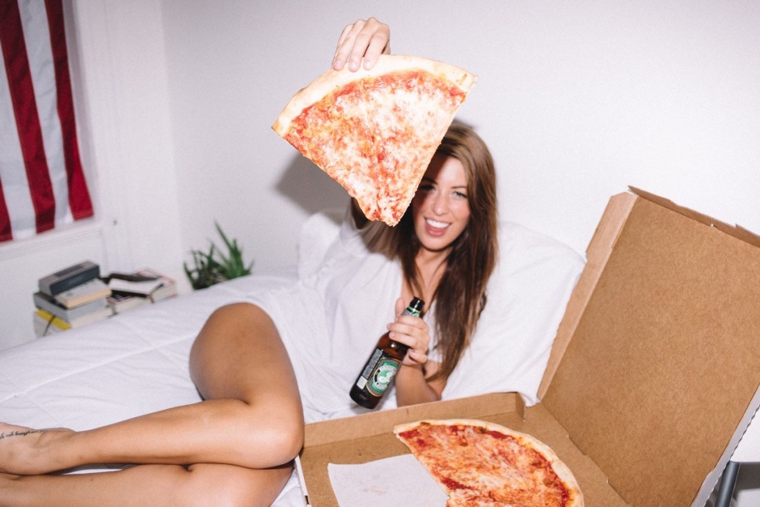 Хентай доставщица пиццы