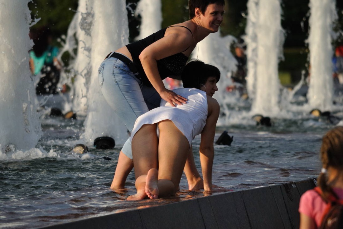 Девушки подглядывание