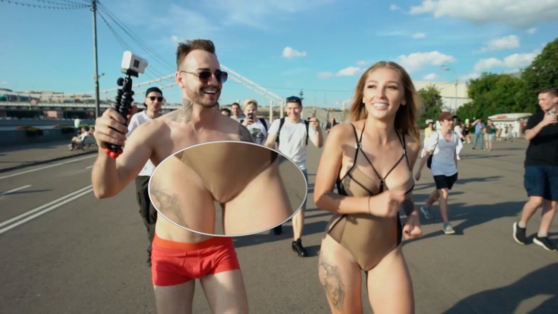 Настя Ивлеева голые сиськи