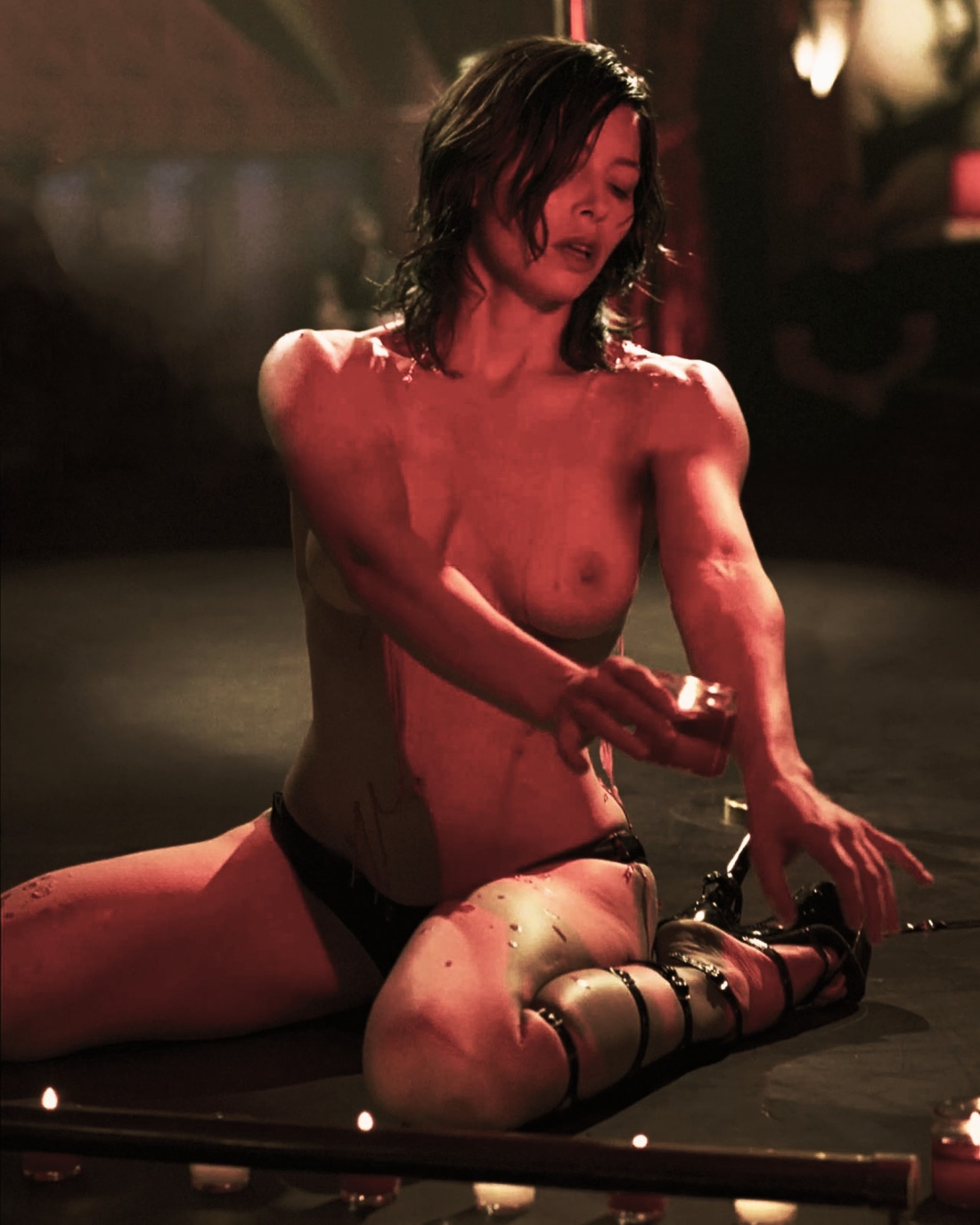 Джессика МАКНЭМИ голая