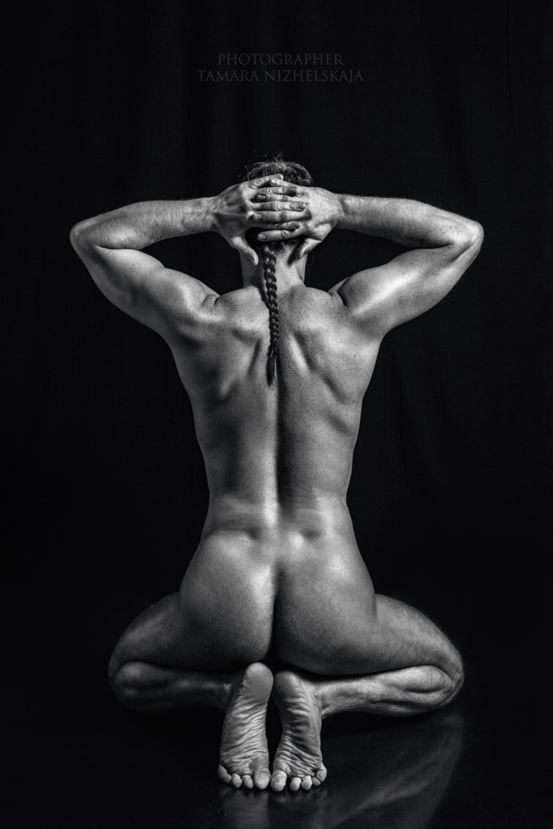 Фотосессия в стиле ню с парнем