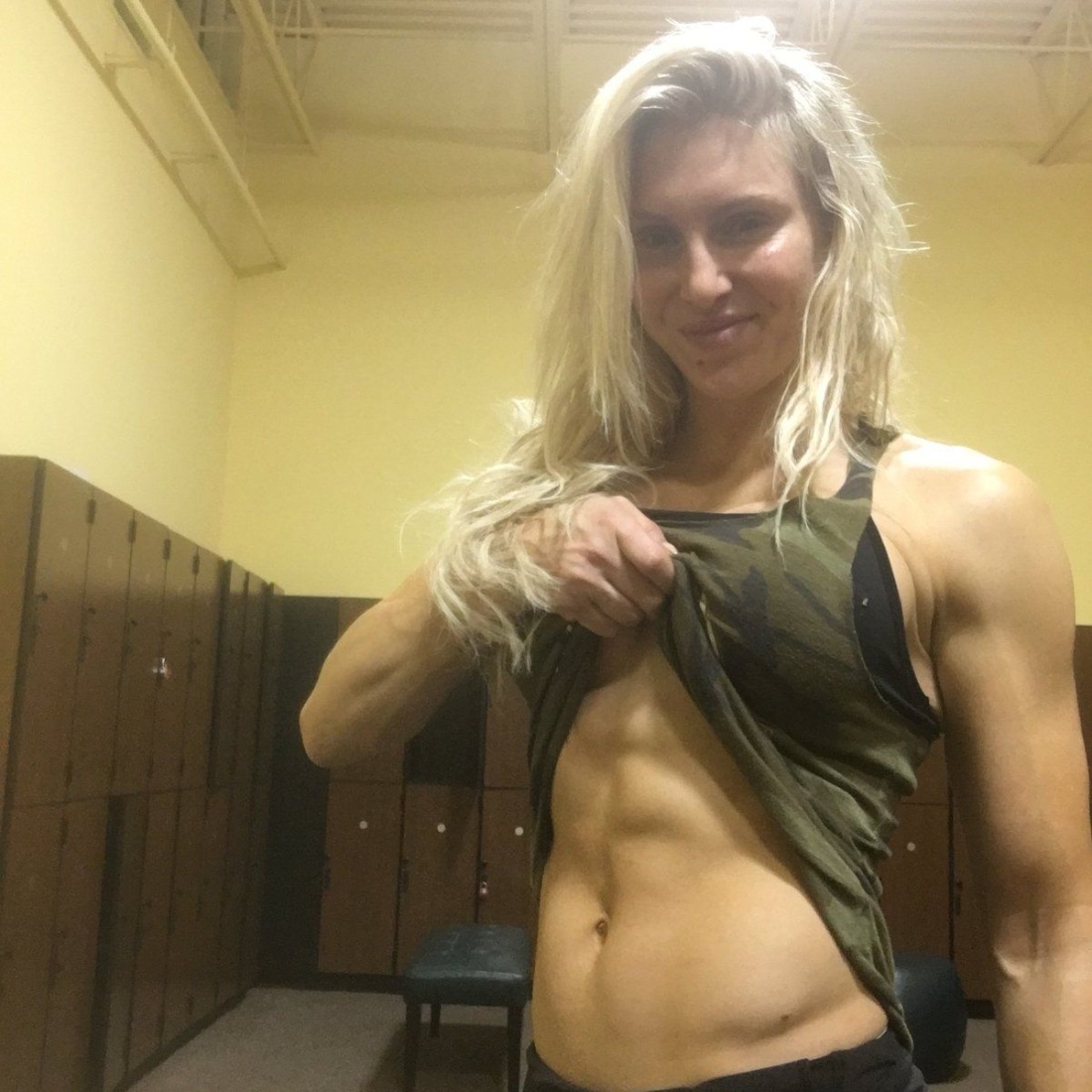 WWE Diva Charlotte Flair nude leaked selfies