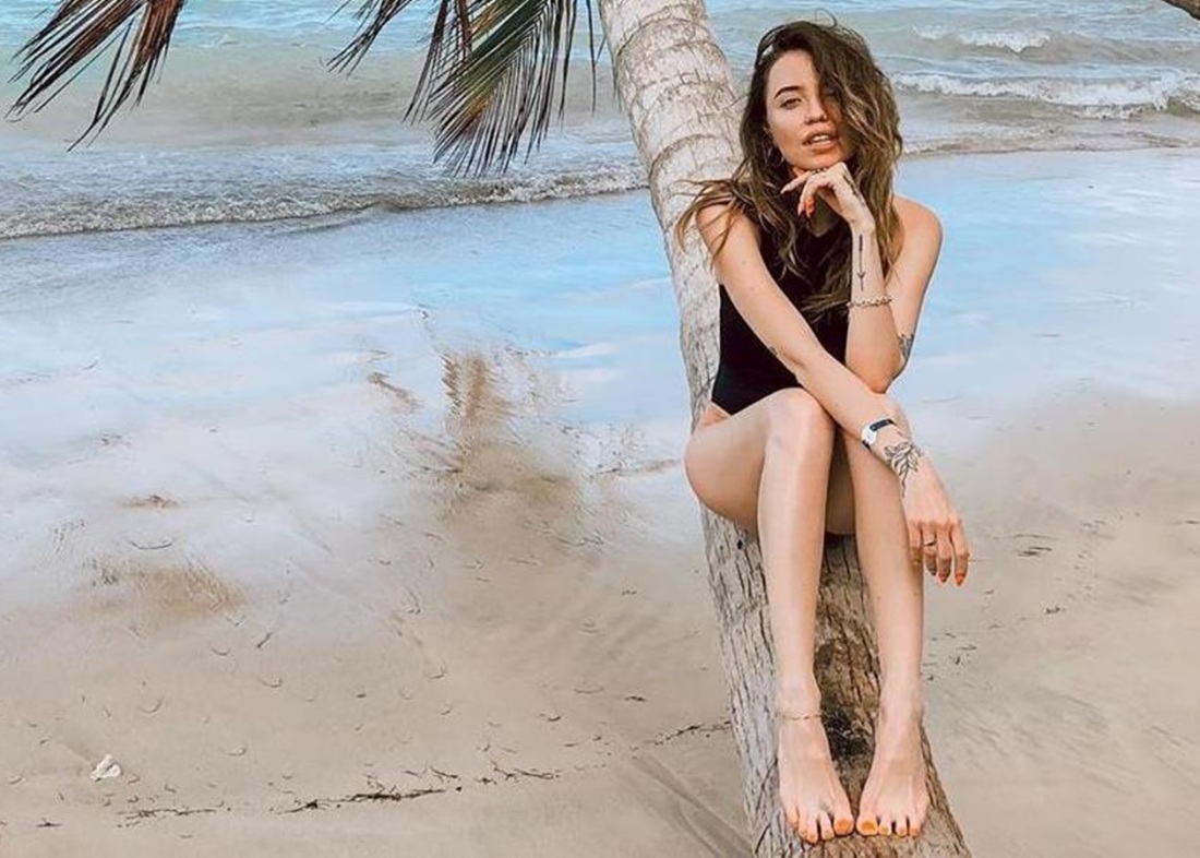 Надежда Дорофеева ноги