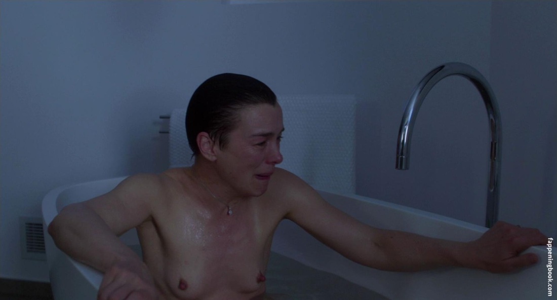 Джессика Хенвик сиськи