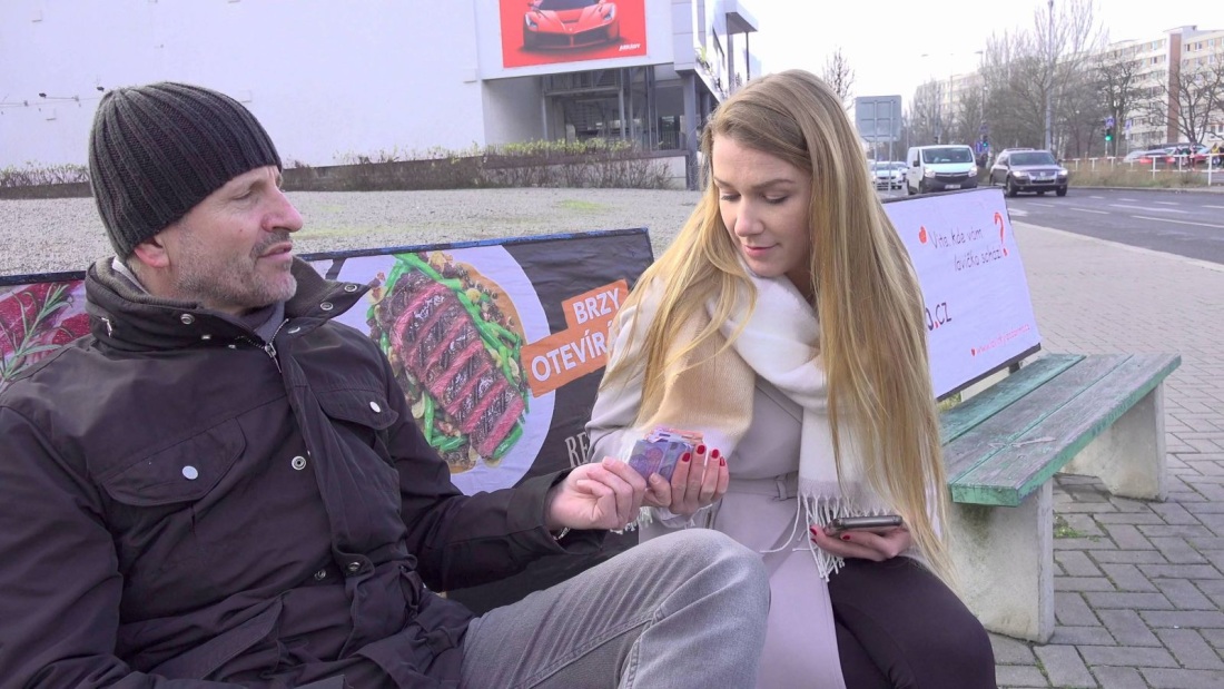 Чешский пикап на улице за деньги