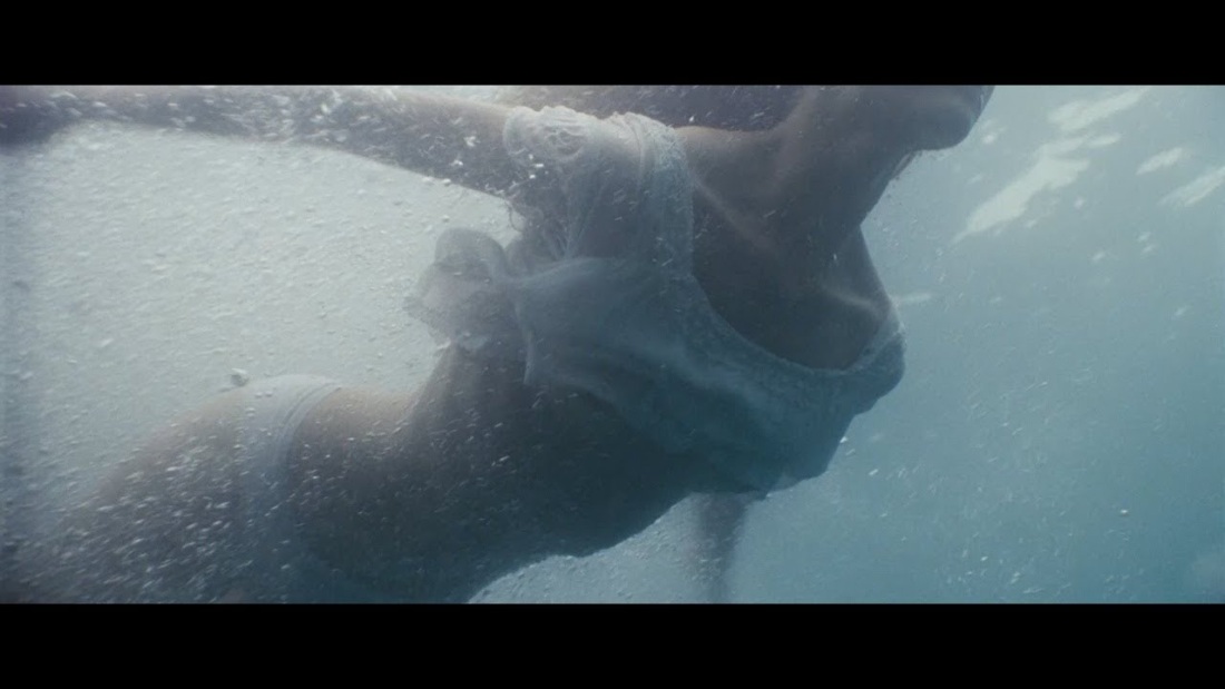 Анна Адамович поцелуй