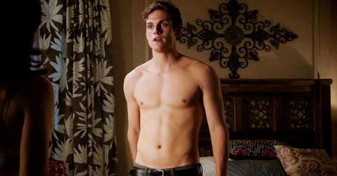 Трискелион Волчонок Дерек