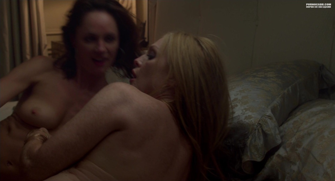 Джулианна Мур грудь голая