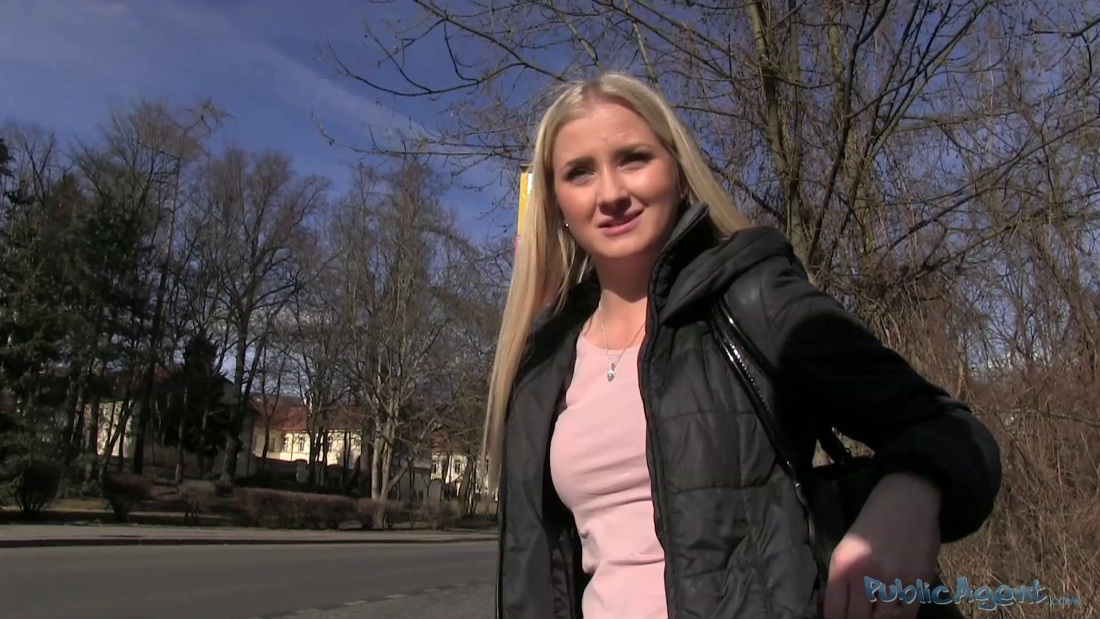 Public agent милфа с шикарным телом