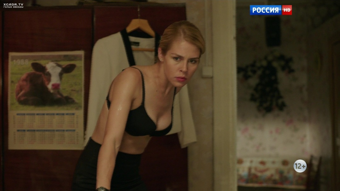 Зыкова Маруся актриса в купальнике