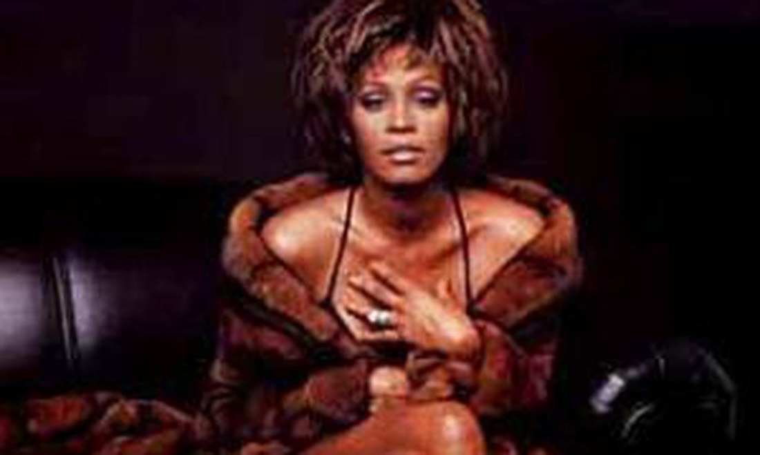 Голая певица Уитни Хьюстон