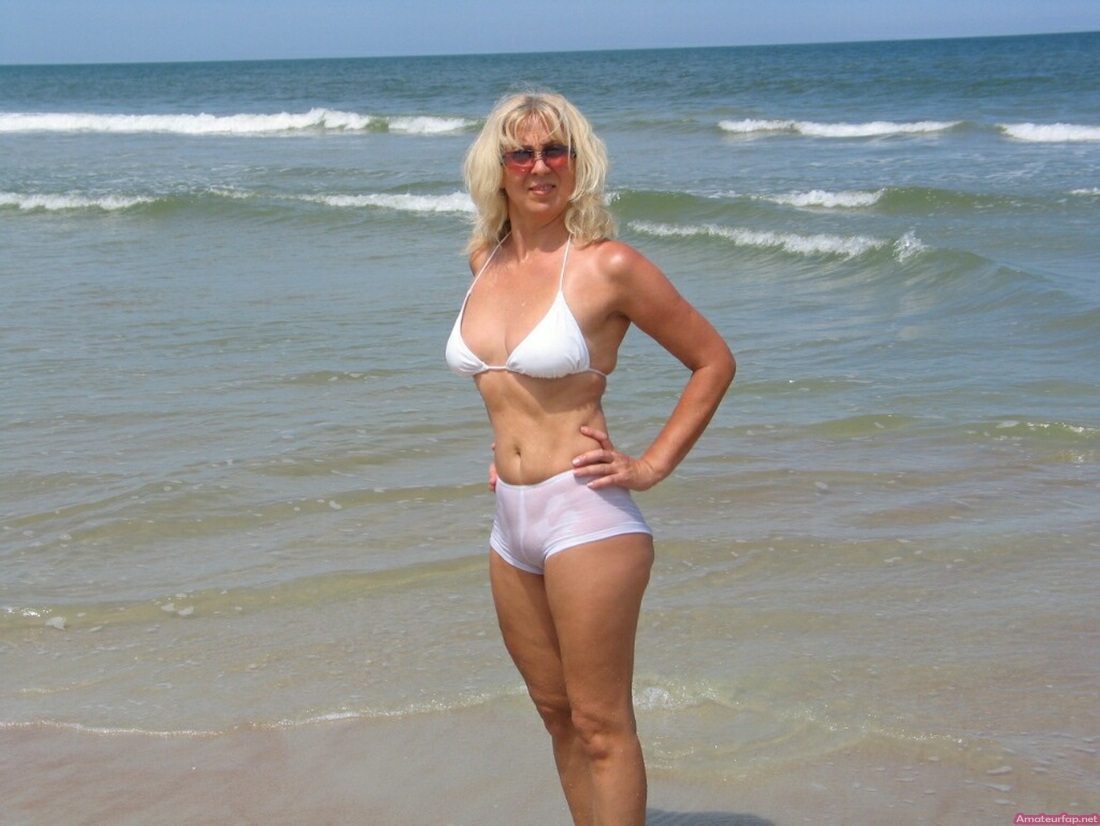 Алисия Димарко в микро бикини xxx