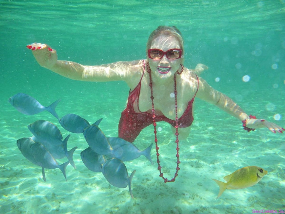 Лена Ленина на Мальдивах