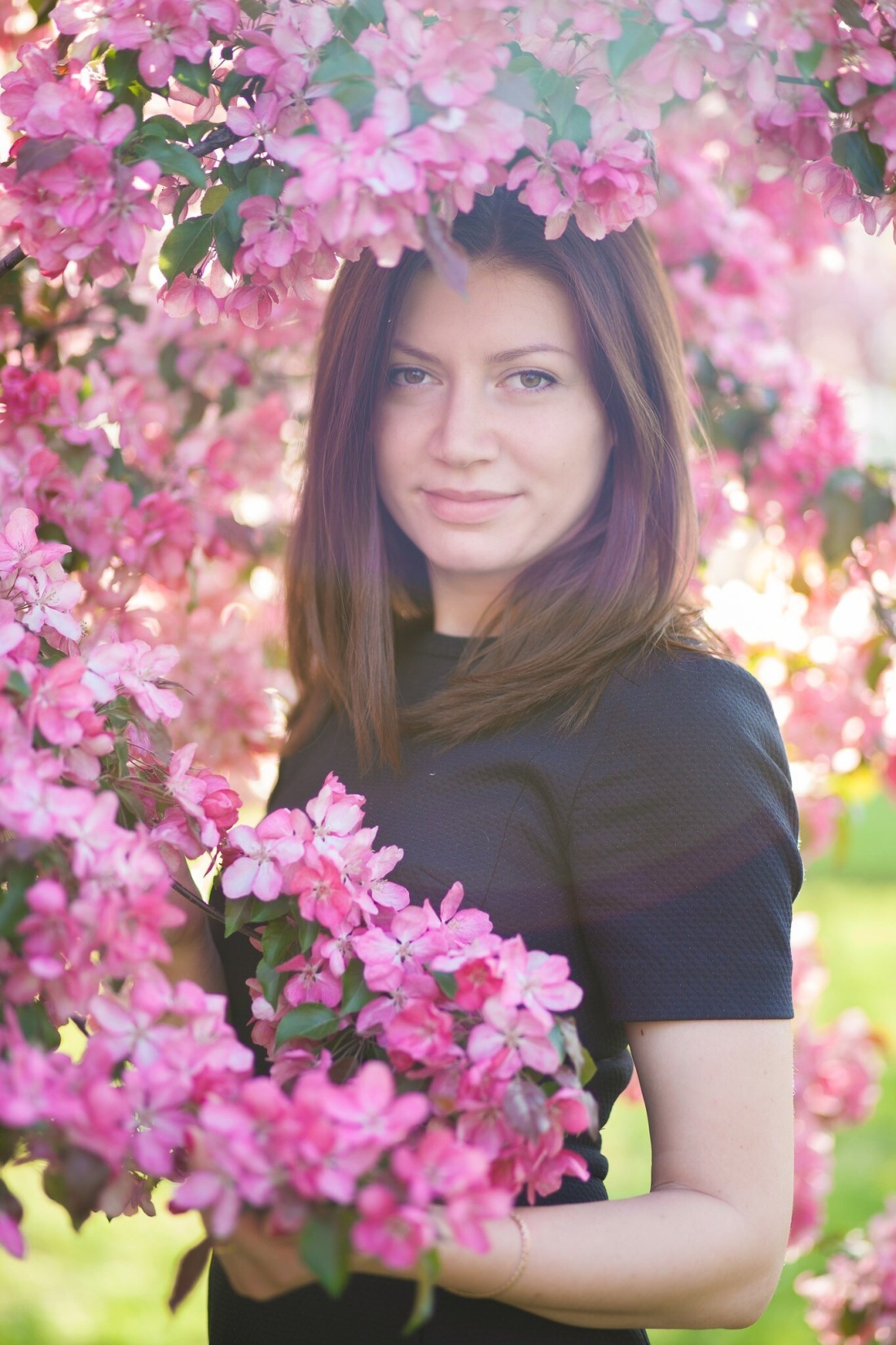 Женщины в колготках топлесс