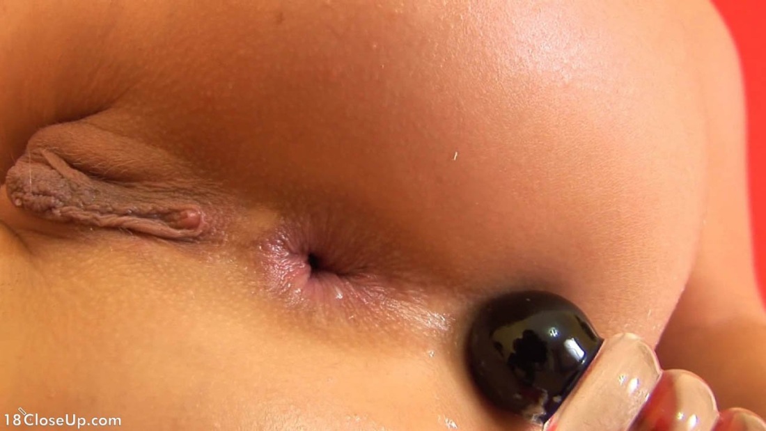 Женский анал крупным планом