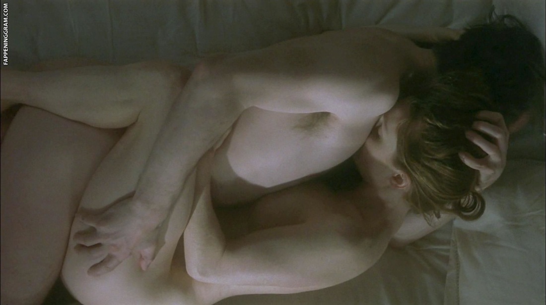 Джулианна Мур голая в фильме