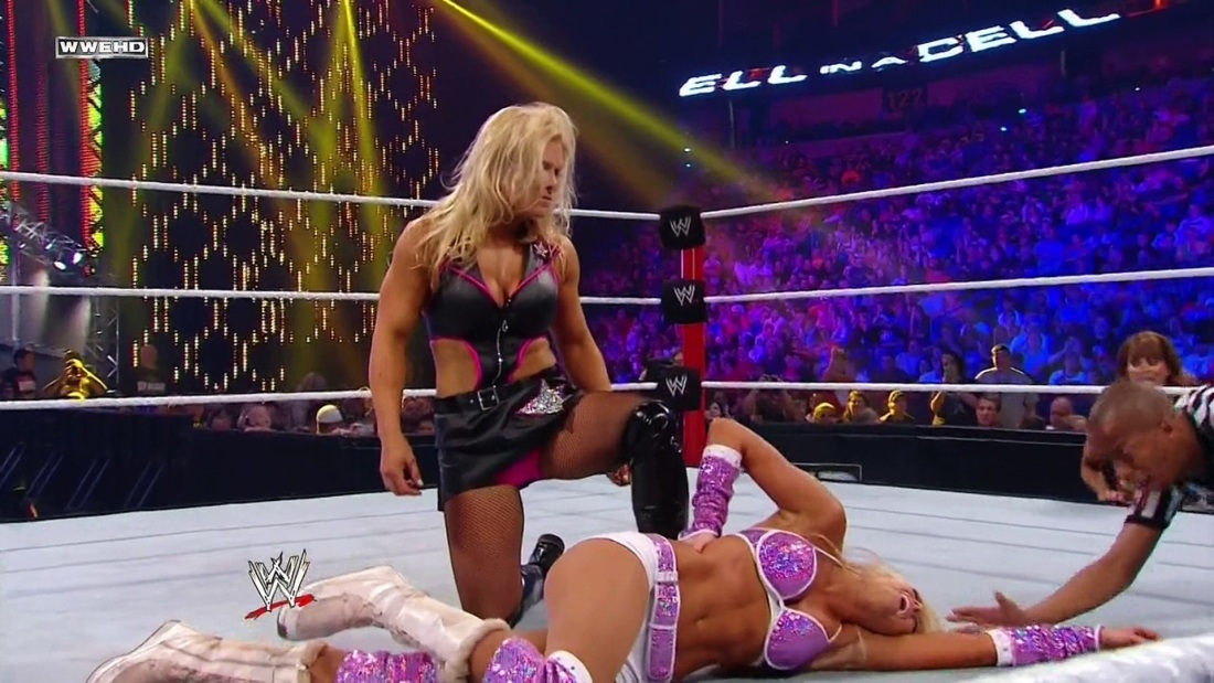 Kelly Kelly vs Beth Phoenix