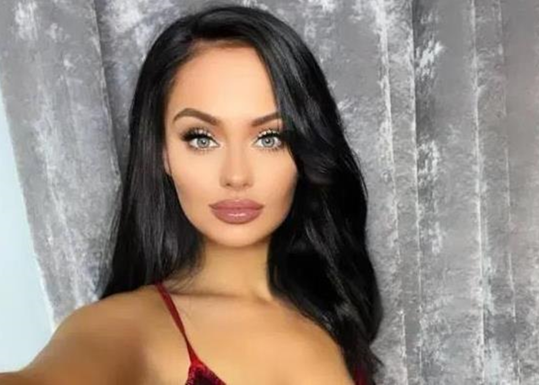 Amanda Lee (@amandaeliselee)