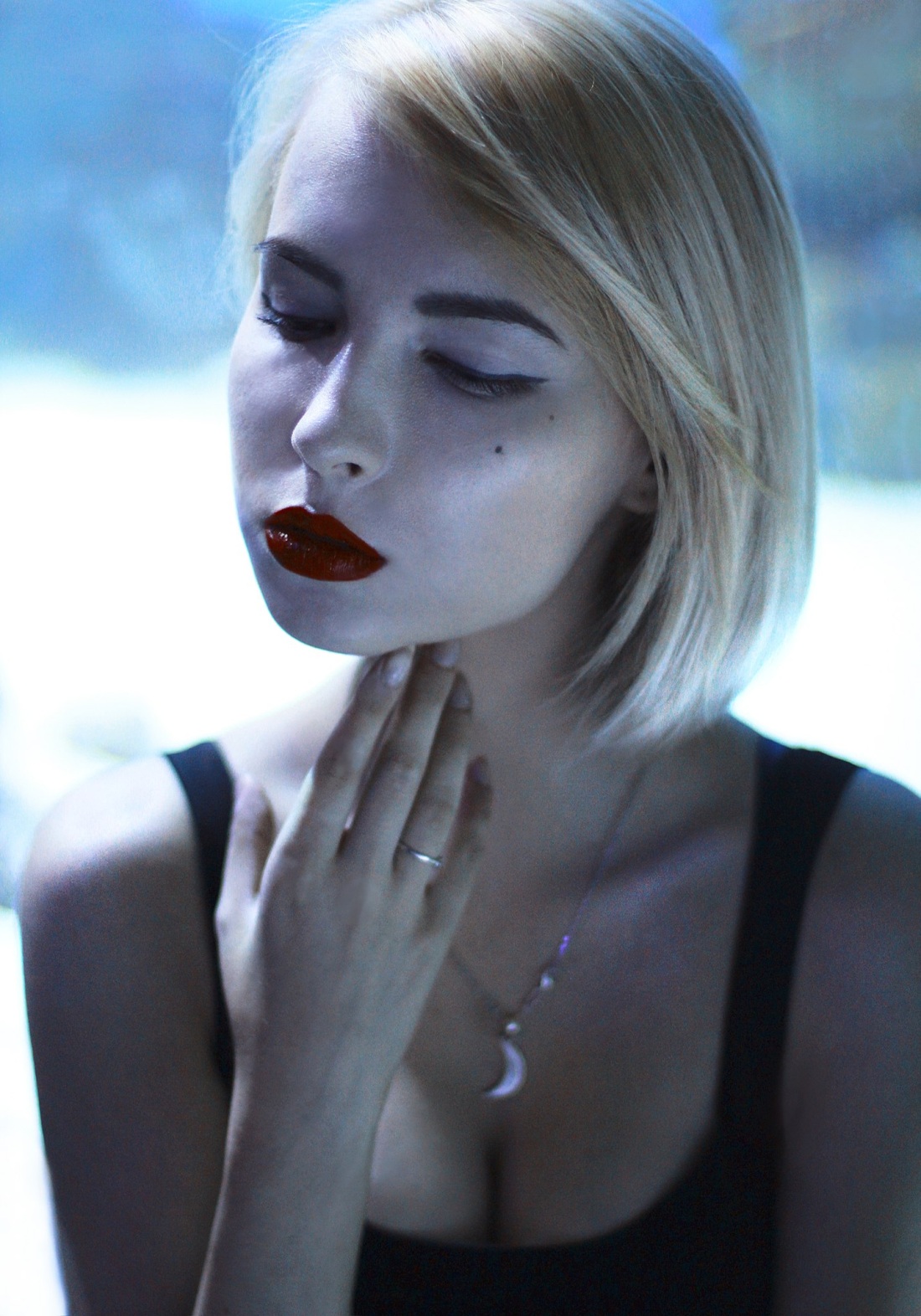 Юлия реш курит