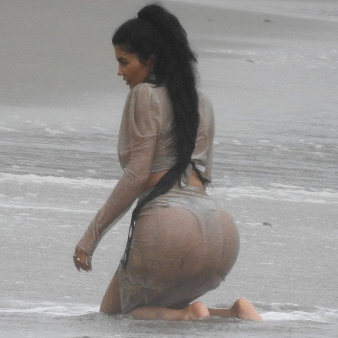 Кайли Дженнер порнофильм