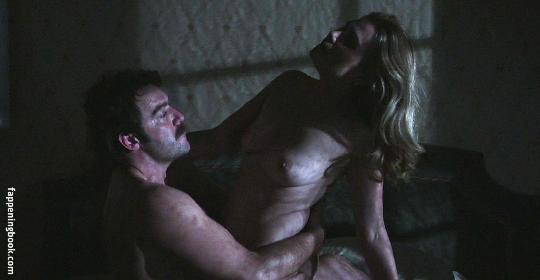 Эммануэль Сенье в молодости голая