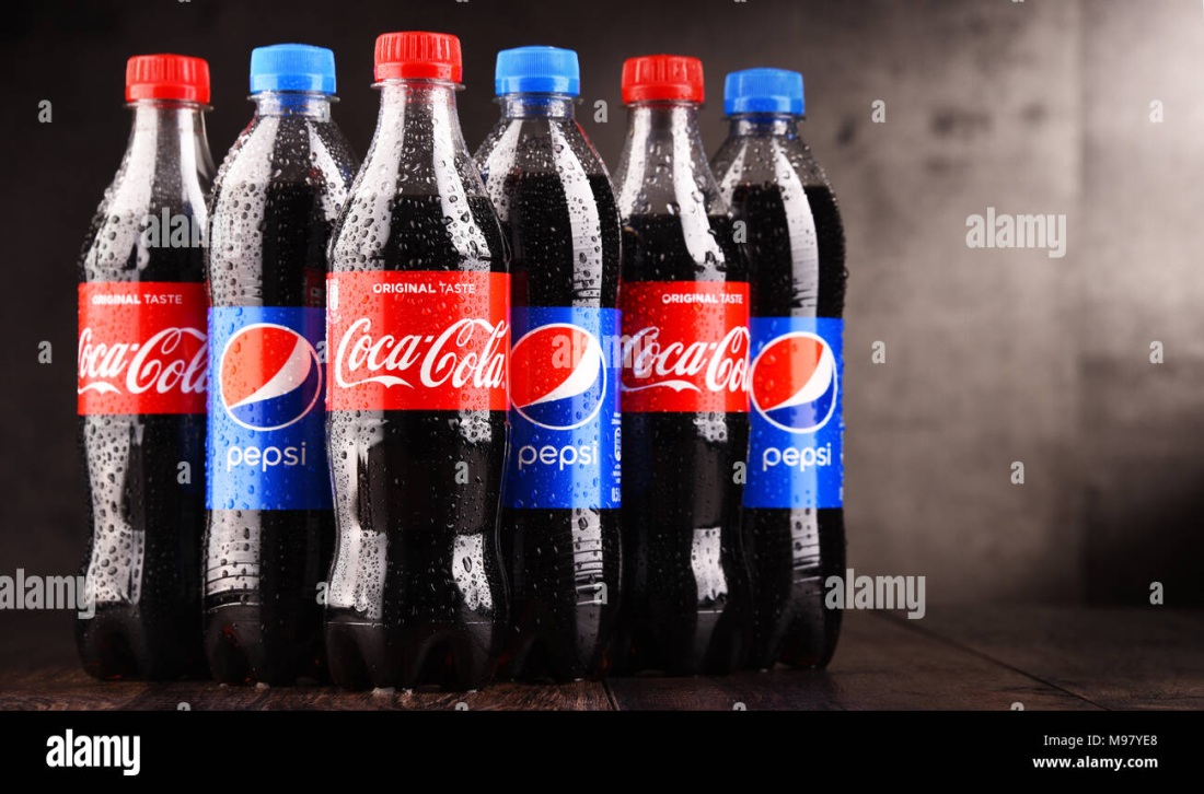 Девушка с колой