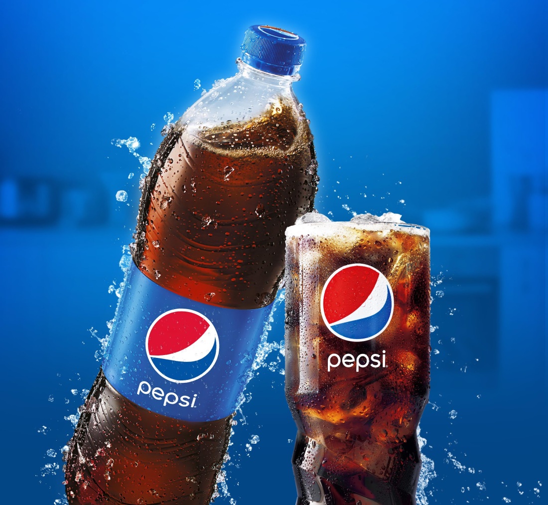 Орыс ер адамдар өтіп бара жатқан қыздарға жыныс мүшелерін көрсететін видео