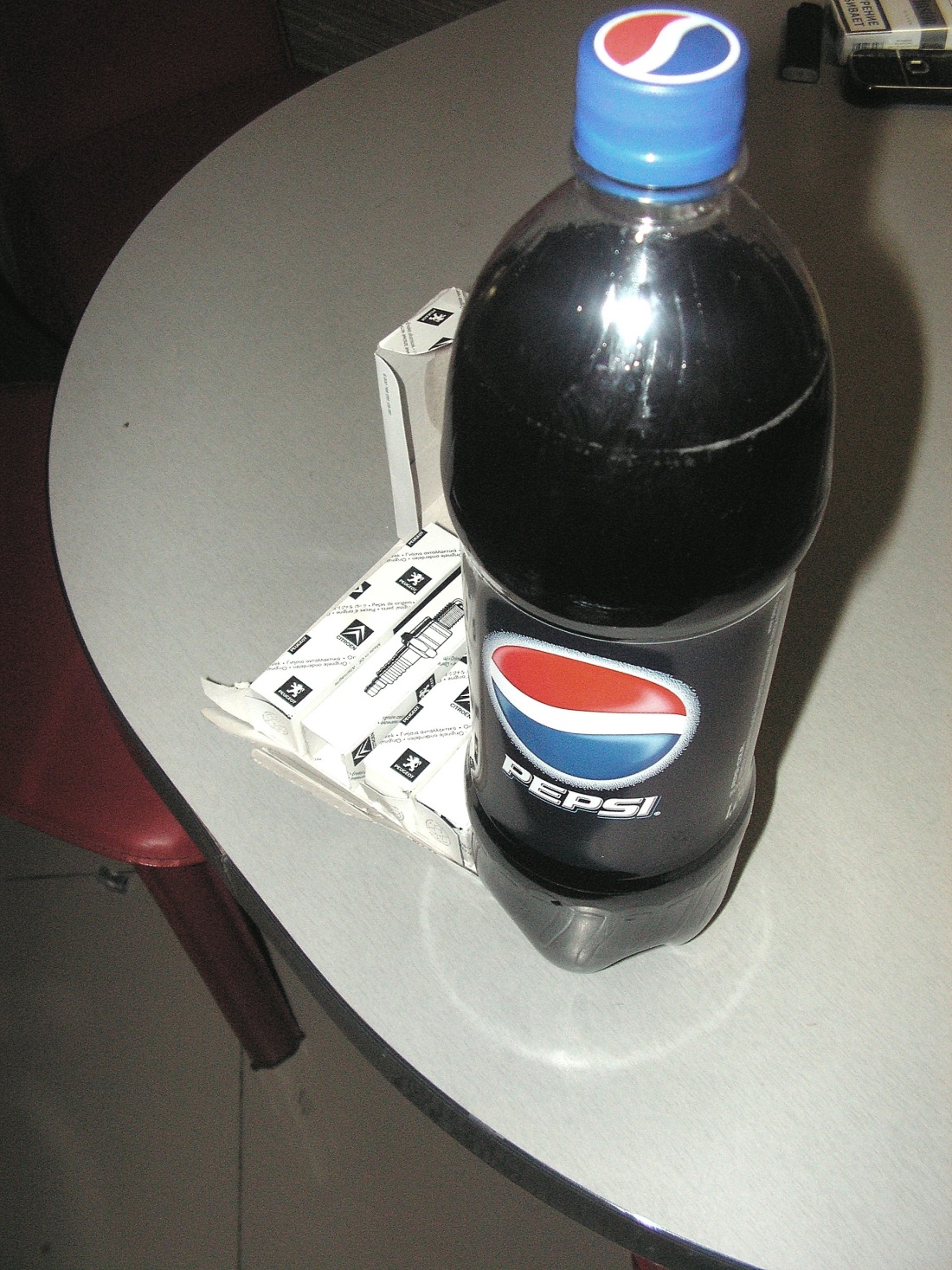 Фото девушка в бикини жажда Кока кола