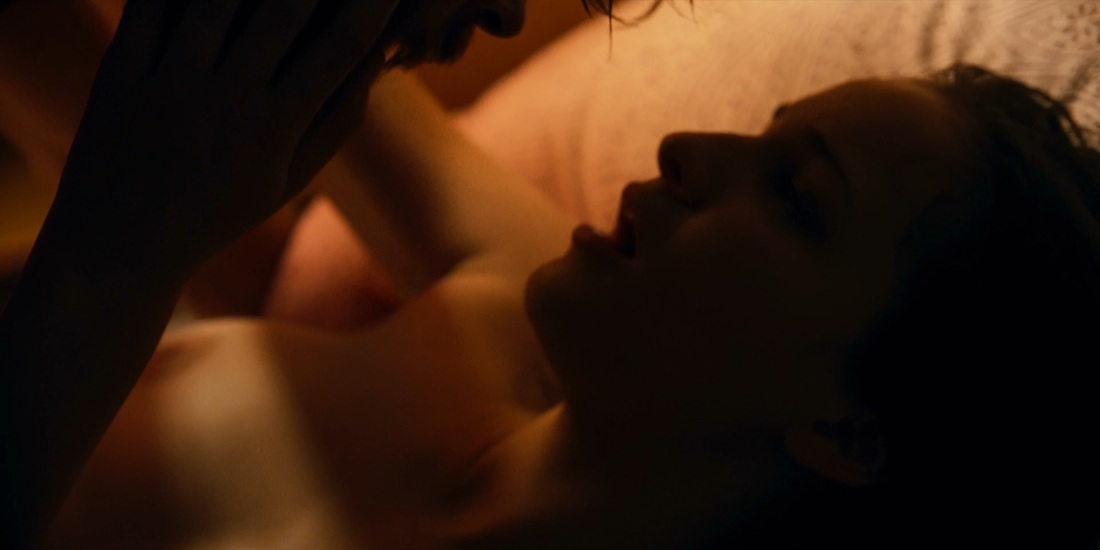 Светлана Устинова актриса голые сиськи