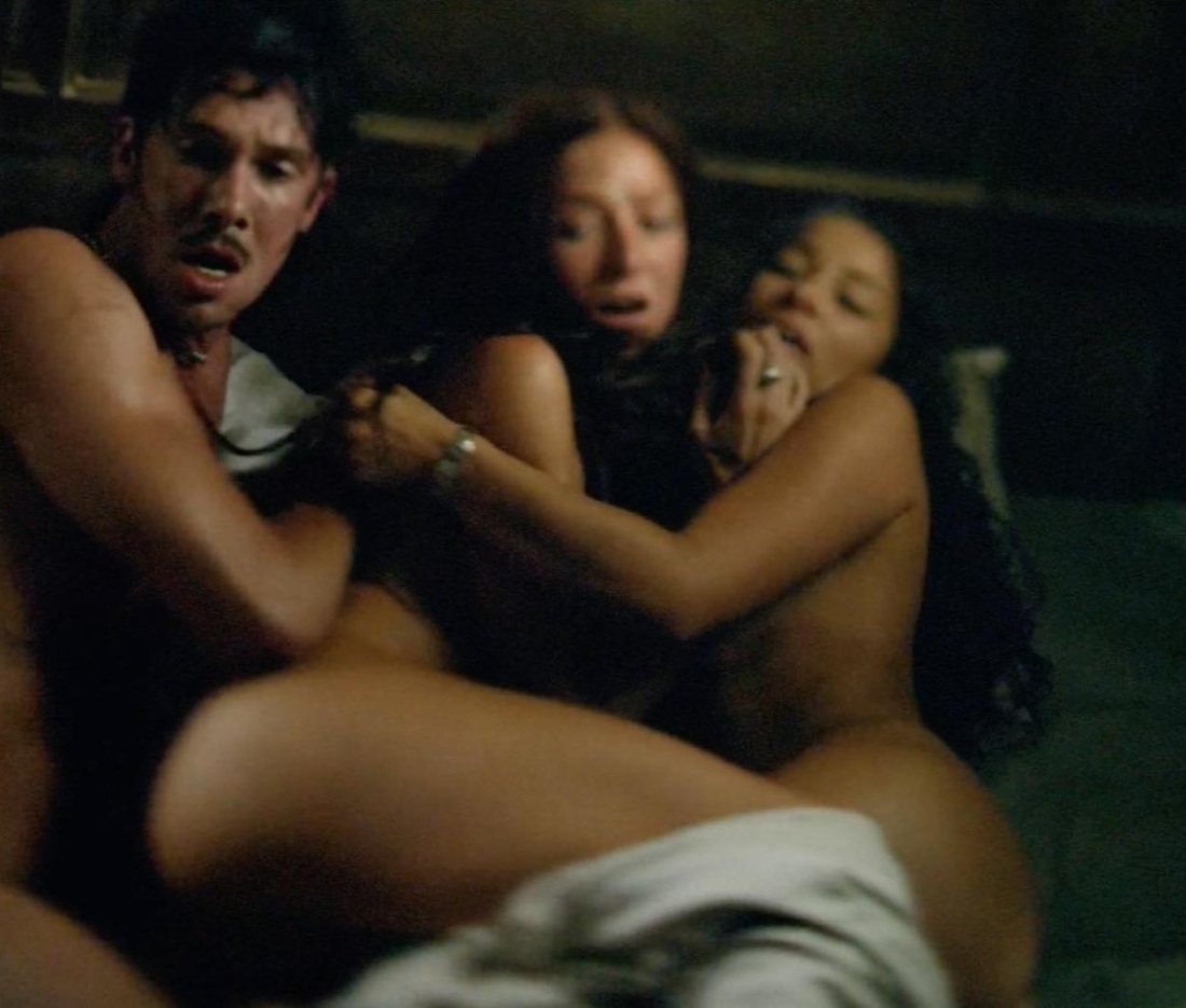 Голая Лизе Слэббер в сериале "черные паруса", 2014