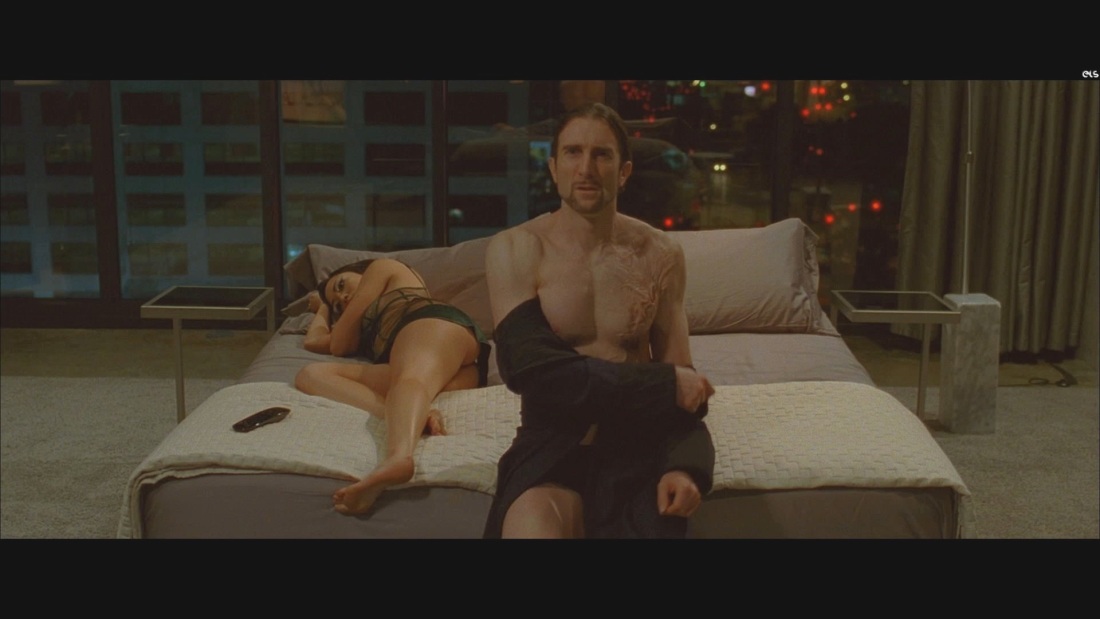 Элизабет Олсен эротические сцены