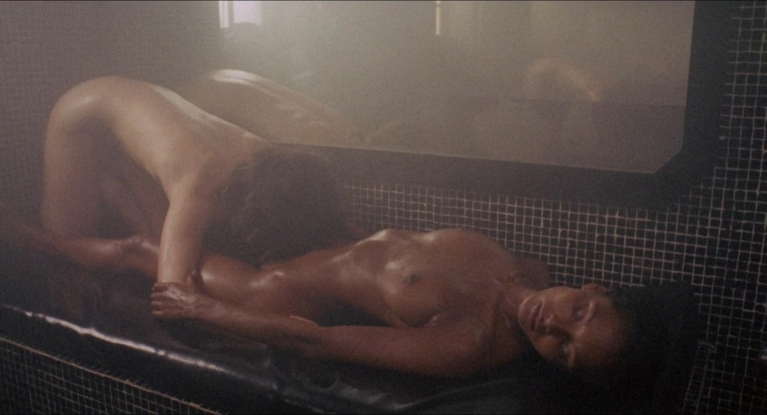 Лаура Пицхелаури сиськи