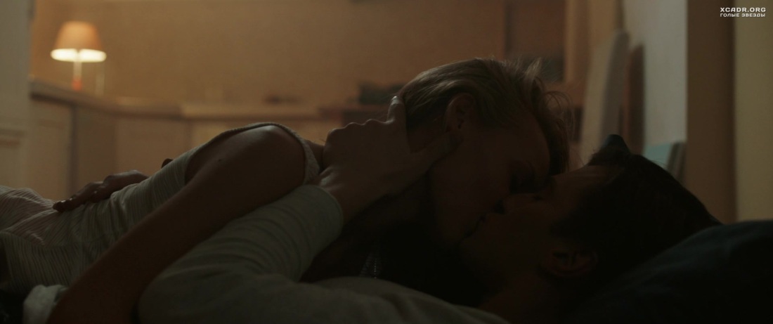 Джина Дэвис в купальнике