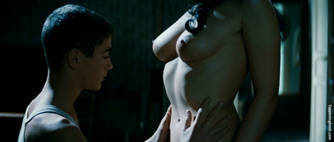 Порнозвезда Моника Белуччи