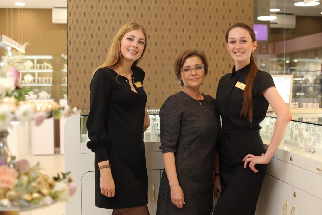 Продавец консультант в ювелирный магазин