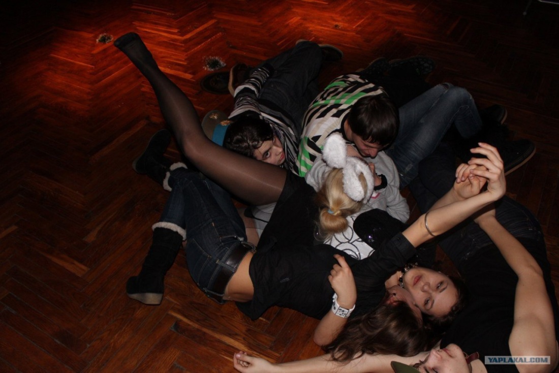 Пьяные девушки после клуба