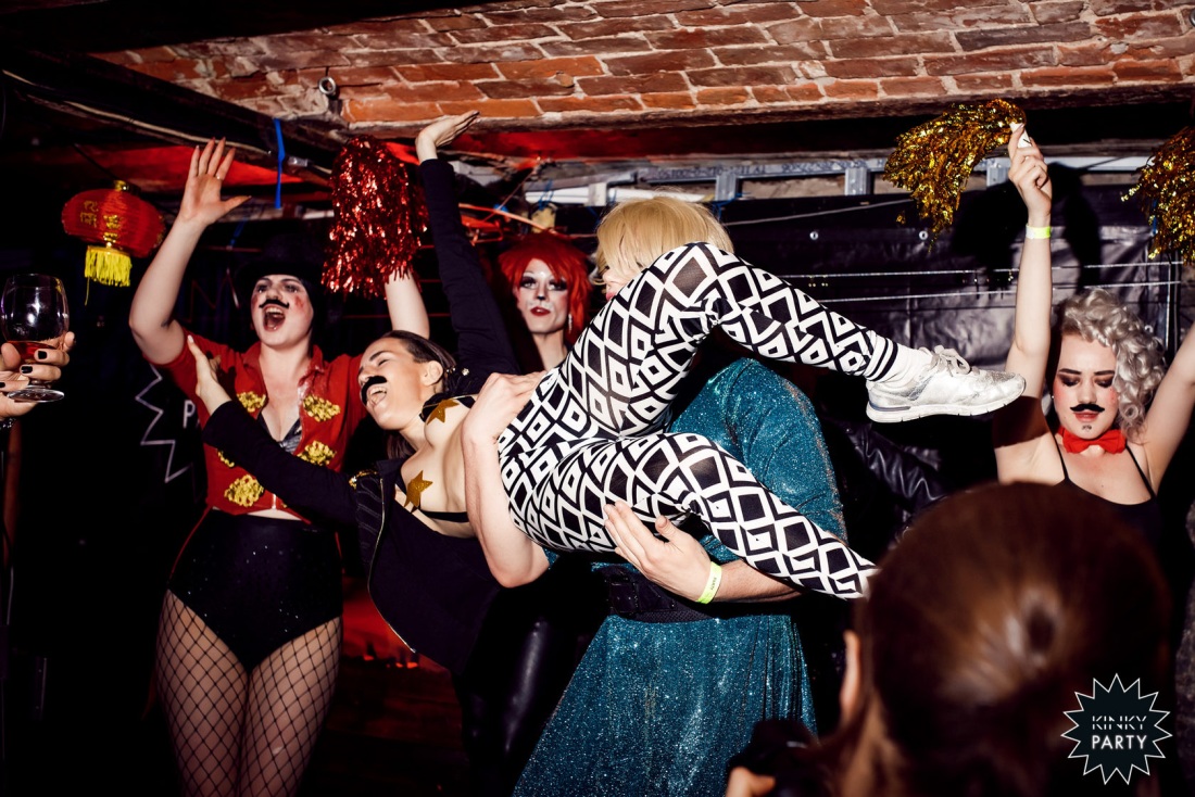 Костюмированные свинг вечеринки