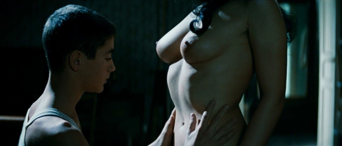 Моника Беллуччи голая в фильме Пристрели их 2007