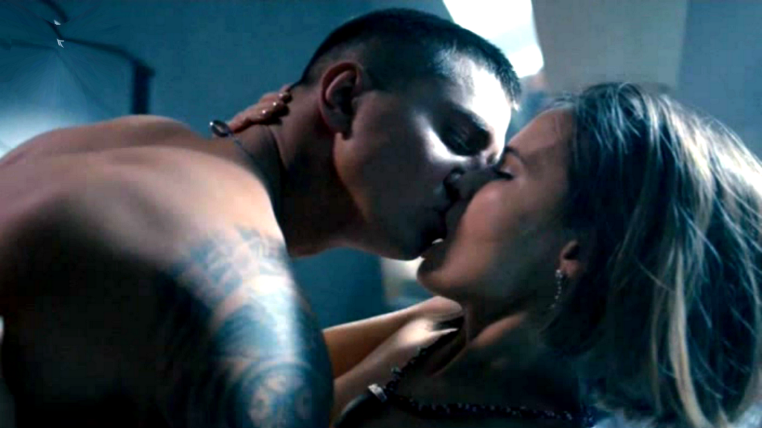 Дженнифер Лопес поклонник поцелуй