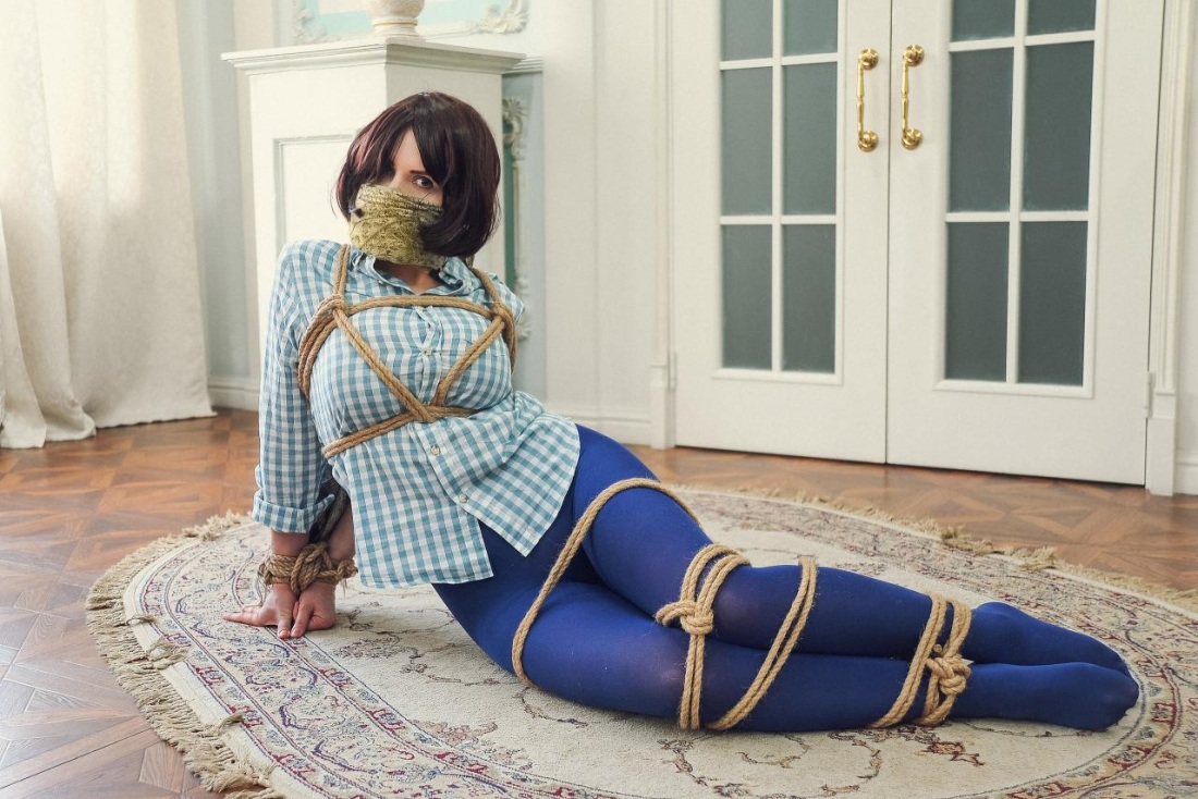 Голая Наталья Варлей Кавказская пленница